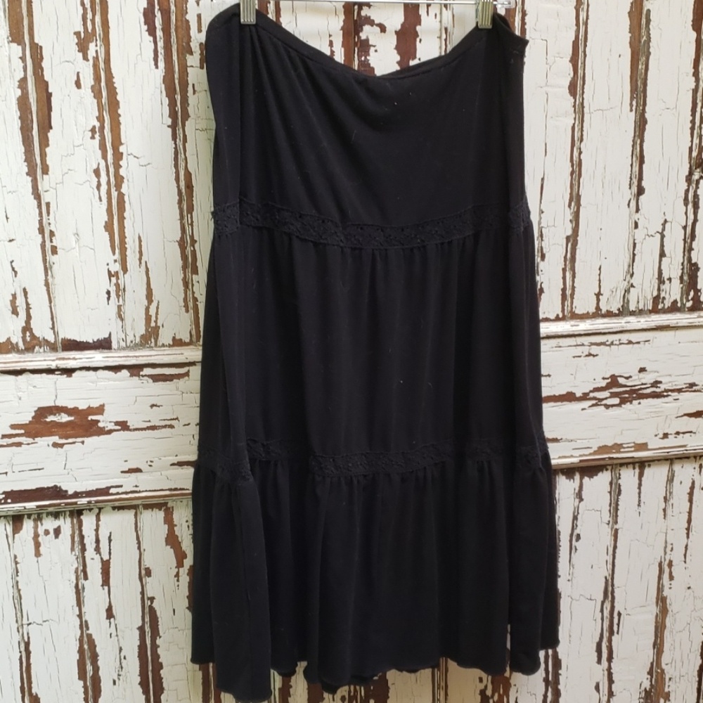 Black tiered skirt